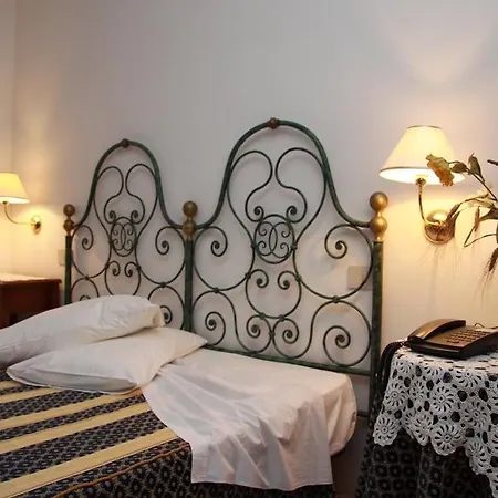 Garden Hotel 2*